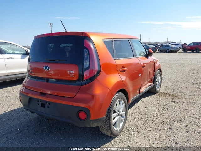 KNDJP3A5XJ7621475 KIA Soul