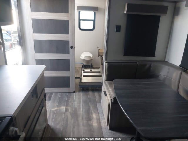 4YDT24023MD414921 Keystone keystone