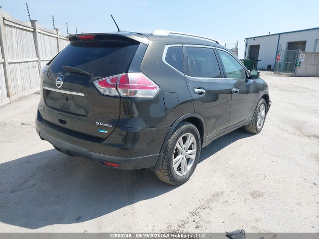 2015 Nissan Rogue S/sl/sv მანქანა იყიდება აუქციონზე, vin: 5N1AT2MV7FC789635, აუქციონის ნომერი: 12608249