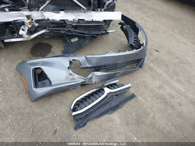 3MW89FF01R8E18599 BMW 330i Xdrive