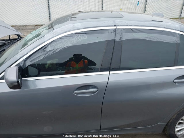 3MW89FF01R8E18599 BMW 330i Xdrive