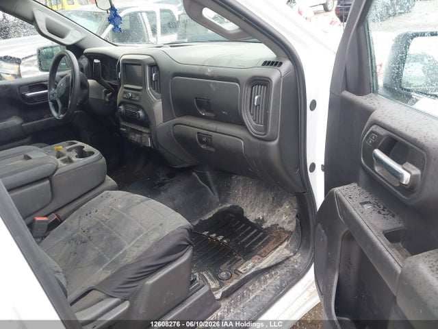 2025 Chevrolet Silverado K1500 Trail Boss Custom მანქანა იყიდება აუქციონზე, vin: 3GCUKCED0SG369190, აუქციონის ნომერი: 12608276