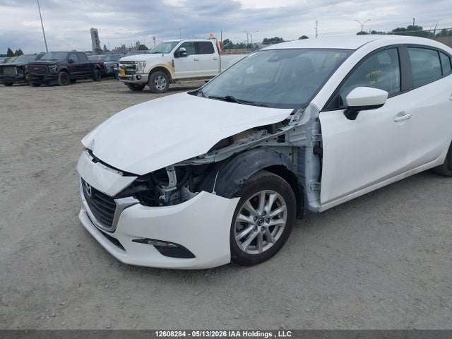 2018 Mazda Mazda3 50th Anniversary Edition/gs/se მანქანა იყიდება აუქციონზე, vin: JM1BN1V70J1182106, აუქციონის ნომერი: 12608284