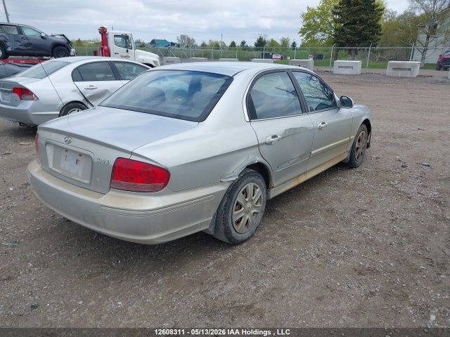 2004 Hyundai Sonata Gl მანქანა იყიდება აუქციონზე, vin: KMHWF25SX4A919997, აუქციონის ნომერი: 12608311