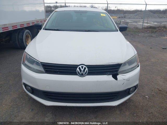 2012 Volkswagen Jetta 2.0l Trendline/2.0l Trendline+ მანქანა იყიდება აუქციონზე, vin: 3VW1K7AJ0CM415395, აუქციონის ნომერი: 12601618