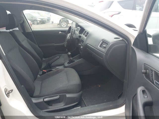 2012 Volkswagen Jetta 2.0l Trendline/2.0l Trendline+ მანქანა იყიდება აუქციონზე, vin: 3VW1K7AJ0CM415395, აუქციონის ნომერი: 12601618