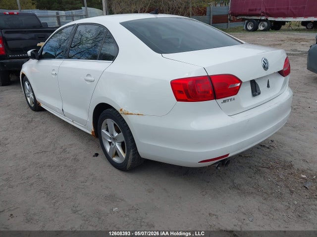 12608393 :رقم المزاد ، 3VWWL7AJ2BM072638 vin ، 2011 Volkswagen Jetta مزاد بيع