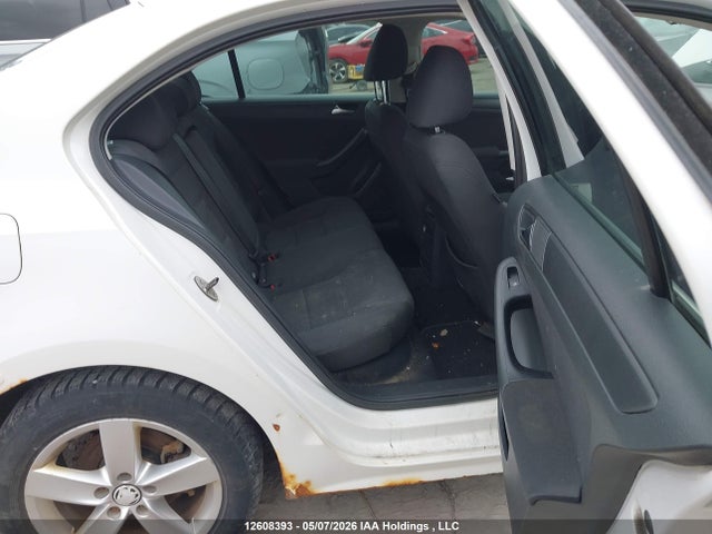 12608393 :رقم المزاد ، 3VWWL7AJ2BM072638 vin ، 2011 Volkswagen Jetta مزاد بيع