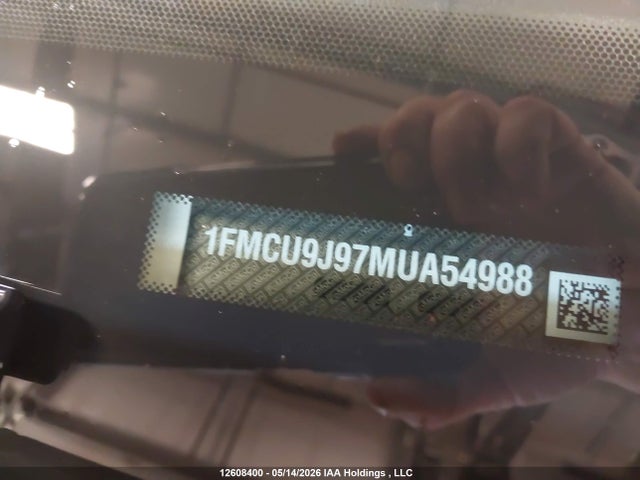 1FMCU9J97MUA54988 Ford Escape Titanium