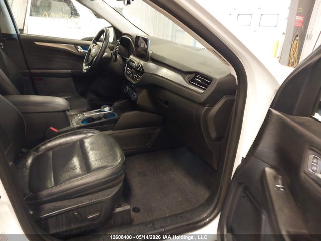 1FMCU9J97MUA54988 Ford Escape Titanium