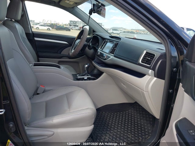 12608439 :رقم المزاد ، 5TDJKRFH1ES010069 vin ، 2014 Toyota Highlander Xle مزاد بيع