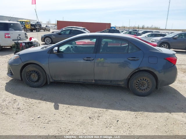 2T1BURHE0JC057713 Toyota COROLLA SE