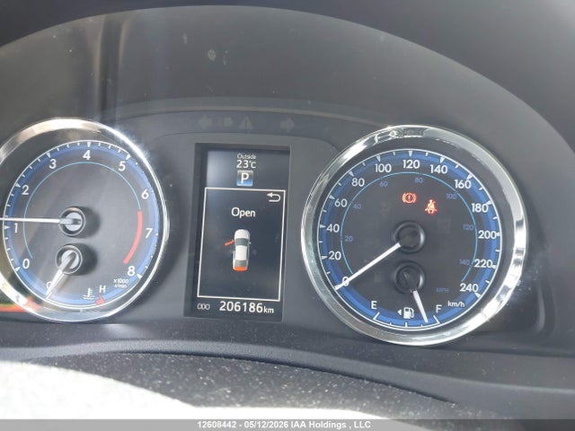 2T1BURHE0JC057713 Toyota COROLLA SE