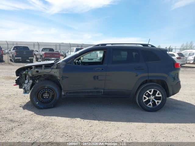 2017 Jeep Cherokee Trailhawk მანქანა იყიდება აუქციონზე, vin: 1C4PJMBS2HW619869, აუქციონის ნომერი: 12608477
