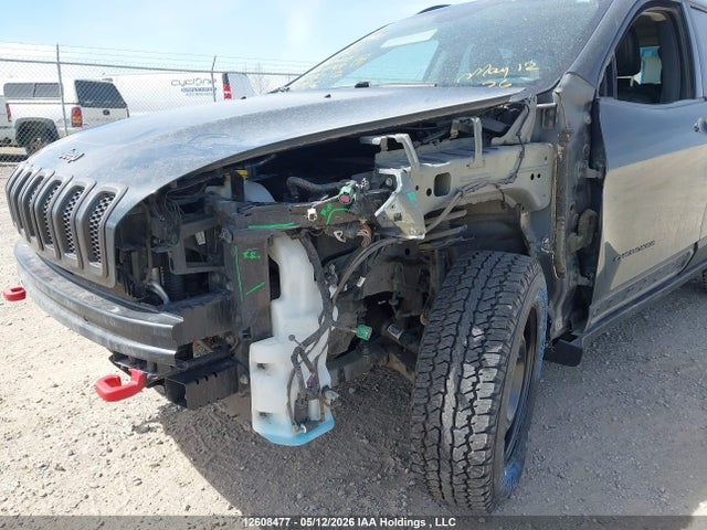 2017 Jeep Cherokee Trailhawk მანქანა იყიდება აუქციონზე, vin: 1C4PJMBS2HW619869, აუქციონის ნომერი: 12608477
