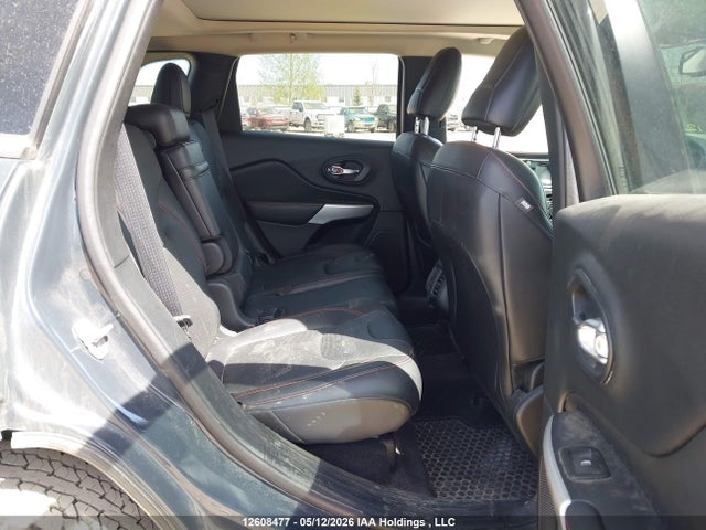 2017 Jeep Cherokee Trailhawk მანქანა იყიდება აუქციონზე, vin: 1C4PJMBS2HW619869, აუქციონის ნომერი: 12608477