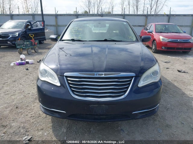 12608482 :رقم المزاد ، 1C3BC4FB2BN557812 vin ، 2011 Chrysler 200 Lx مزاد بيع