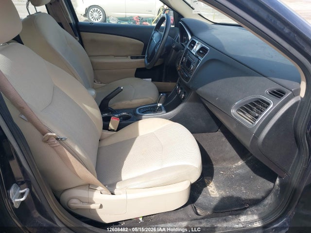 12608482 :رقم المزاد ، 1C3BC4FB2BN557812 vin ، 2011 Chrysler 200 Lx مزاد بيع