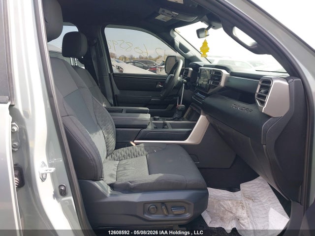 Продажа на аукционе авто 2025 Toyota Tundra Sr 4x4, vin: 5TFLA5DB2SX274104, номер лота: 12608592