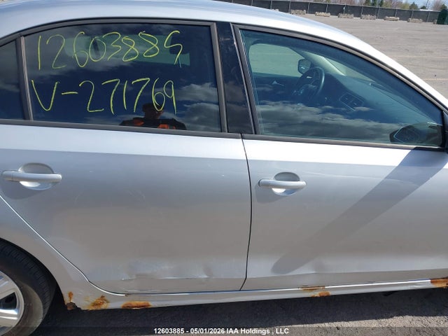 2013 Volkswagen Jetta 2.0l Trendline/2.0l Trendline+ მანქანა იყიდება აუქციონზე, vin: 3VW2K7AJ9DM271769, აუქციონის ნომერი: 12603885
