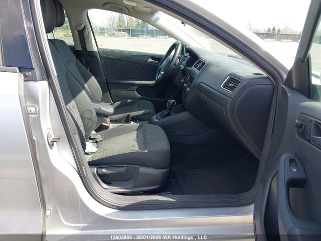 2013 Volkswagen Jetta 2.0l Trendline/2.0l Trendline+ მანქანა იყიდება აუქციონზე, vin: 3VW2K7AJ9DM271769, აუქციონის ნომერი: 12603885