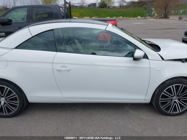 2015 Volkswagen Eos მანქანა იყიდება აუქციონზე, vin: WVWFD8AH2FV002202, აუქციონის ნომერი: 12608811