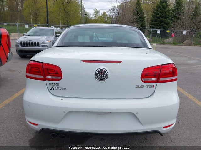 2015 Volkswagen Eos მანქანა იყიდება აუქციონზე, vin: WVWFD8AH2FV002202, აუქციონის ნომერი: 12608811