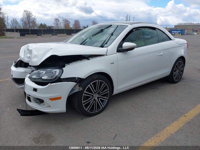 2015 Volkswagen Eos მანქანა იყიდება აუქციონზე, vin: WVWFD8AH2FV002202, აუქციონის ნომერი: 12608811