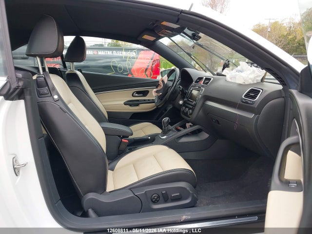 2015 Volkswagen Eos მანქანა იყიდება აუქციონზე, vin: WVWFD8AH2FV002202, აუქციონის ნომერი: 12608811
