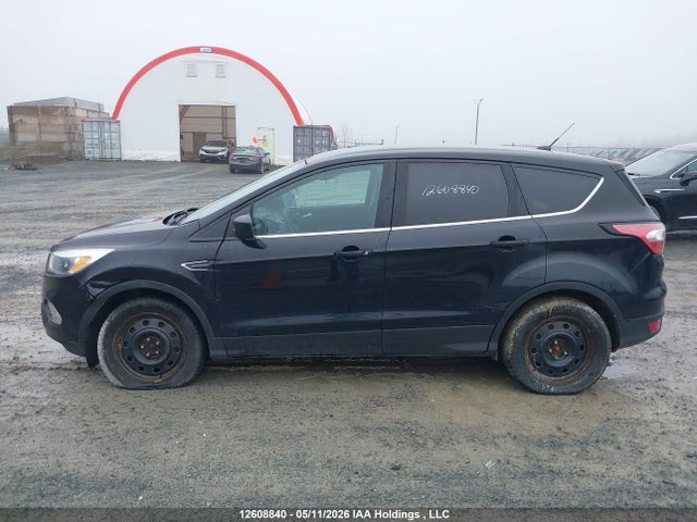 2017 Ford Escape Se მანქანა იყიდება აუქციონზე, vin: 1FMCU9GD9HUD31514, აუქციონის ნომერი: 12608840