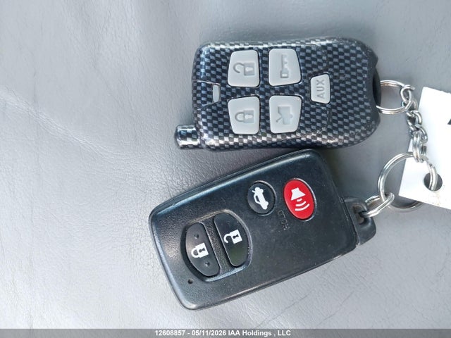 2011 Toyota Camry Hybrid მანქანა იყიდება აუქციონზე, vin: 4T1BB3EK6BU127776, აუქციონის ნომერი: 12608857