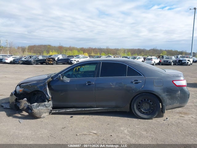 2011 Toyota Camry Hybrid მანქანა იყიდება აუქციონზე, vin: 4T1BB3EK6BU127776, აუქციონის ნომერი: 12608857