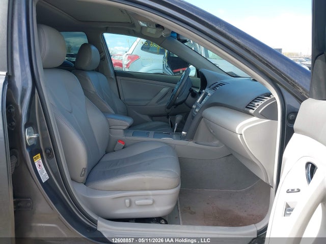 2011 Toyota Camry Hybrid მანქანა იყიდება აუქციონზე, vin: 4T1BB3EK6BU127776, აუქციონის ნომერი: 12608857