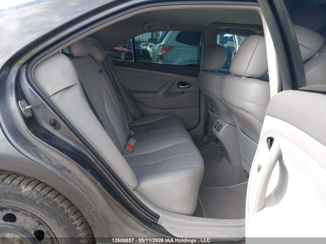 2011 Toyota Camry Hybrid მანქანა იყიდება აუქციონზე, vin: 4T1BB3EK6BU127776, აუქციონის ნომერი: 12608857