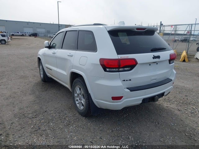 1C4RJFAGXJC292677 Jeep Grand Cherokee Laredo