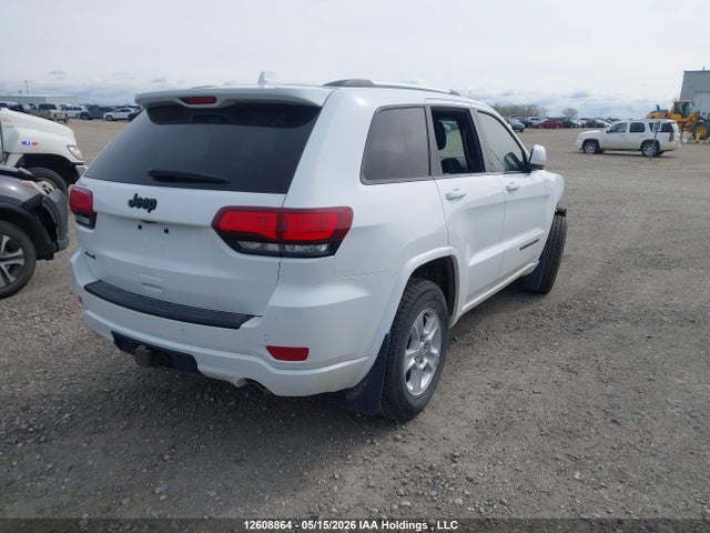 1C4RJFAGXJC292677 Jeep Grand Cherokee Laredo