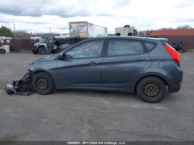 2013 Hyundai Accent მანქანა იყიდება აუქციონზე, vin: KMHCT5AE1DU096789, აუქციონის ნომერი: 12608893