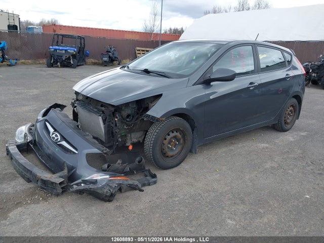 2013 Hyundai Accent მანქანა იყიდება აუქციონზე, vin: KMHCT5AE1DU096789, აუქციონის ნომერი: 12608893
