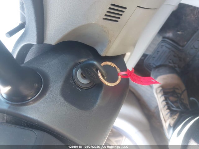 2013 Toyota Corolla Ce მანქანა იყიდება აუქციონზე, vin: 2T1BU4EE1DC935645, აუქციონის ნომერი: 12599118