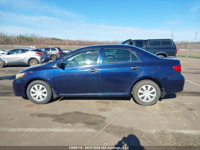 2013 Toyota Corolla Ce მანქანა იყიდება აუქციონზე, vin: 2T1BU4EE1DC935645, აუქციონის ნომერი: 12599118