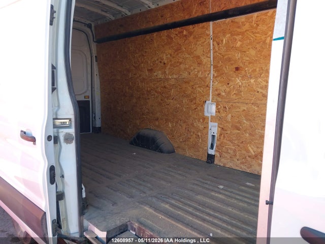 1FTBR3U89NKA26947 Ford Transit T-250