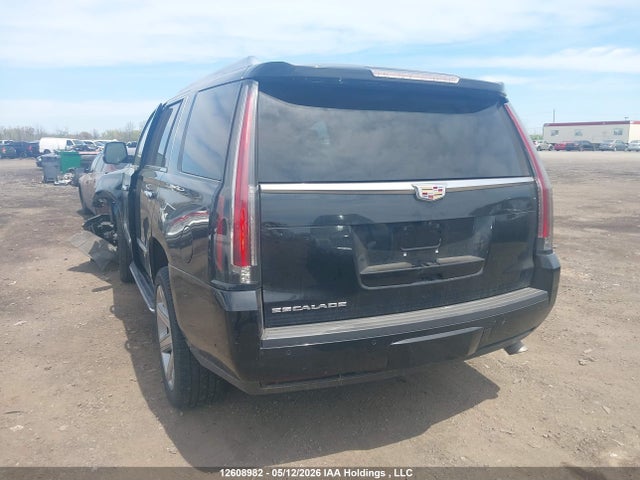 1GYS4CKJXJR165114 Cadillac Escalade Premium Luxury