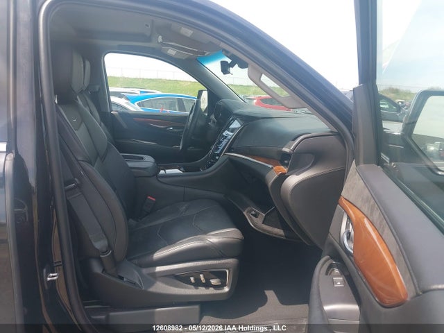 1GYS4CKJXJR165114 Cadillac Escalade Premium Luxury
