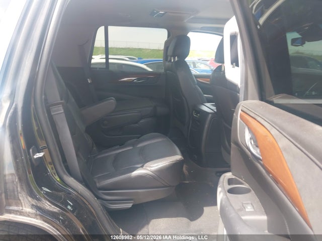 1GYS4CKJXJR165114 Cadillac Escalade Premium Luxury
