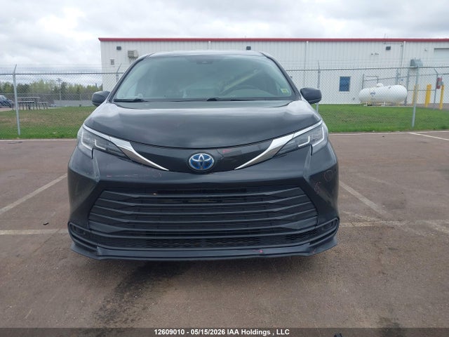 12609010 :رقم المزاد ، 5TDGRKEC4NS082970 vin ، 2022 Toyota Sienna Le 8-passenger مزاد بيع