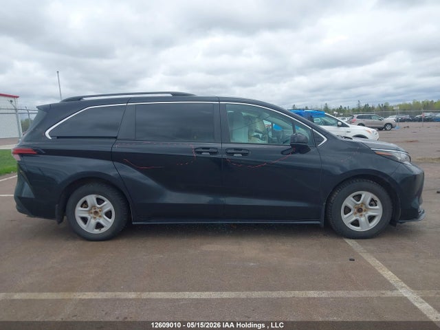12609010 :رقم المزاد ، 5TDGRKEC4NS082970 vin ، 2022 Toyota Sienna Le 8-passenger مزاد بيع