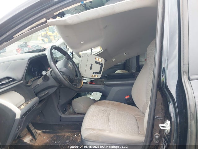 12609010 :رقم المزاد ، 5TDGRKEC4NS082970 vin ، 2022 Toyota Sienna Le 8-passenger مزاد بيع