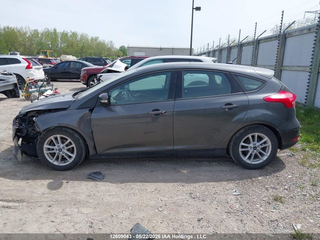 Ford FOCUS SE 2017 1FADP3K29HL335013 Image 14