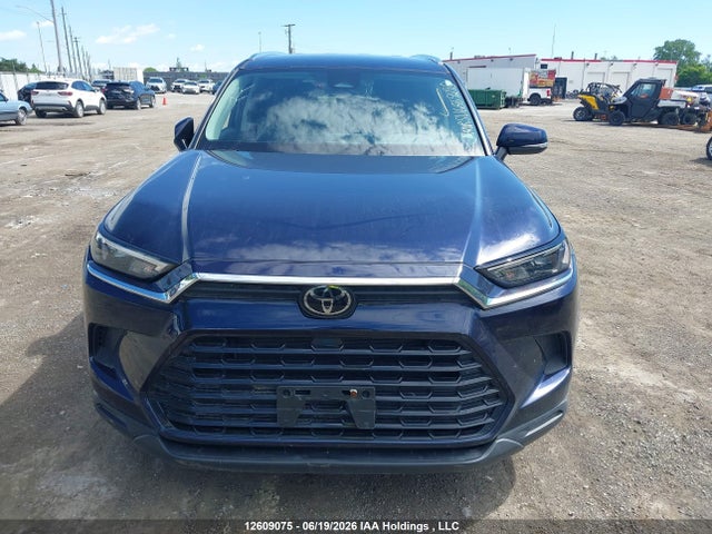 2024 Toyota Grand Highlander Xle მანქანა იყიდება აუქციონზე, vin: 5TDAAAB55RS059703, აუქციონის ნომერი: 12609075