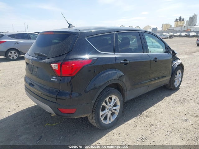 12609078 :رقم المزاد ، 1FMCU9GD0KUB17034 vin ، 2019 Ford Escape Se مزاد بيع